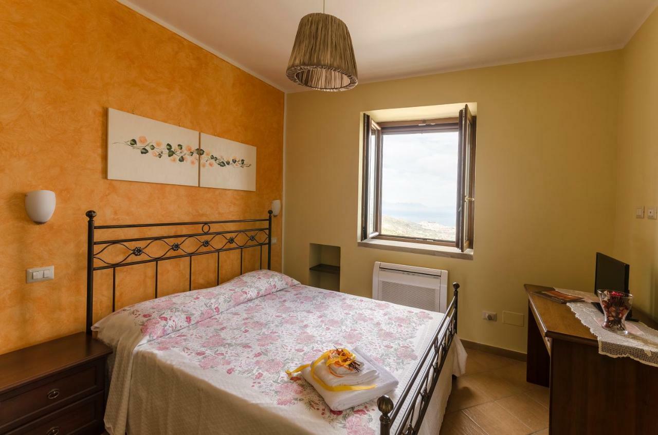 Al Casale Dei Nonni Bed & Breakfast Laureana Cilento Exterior photo
